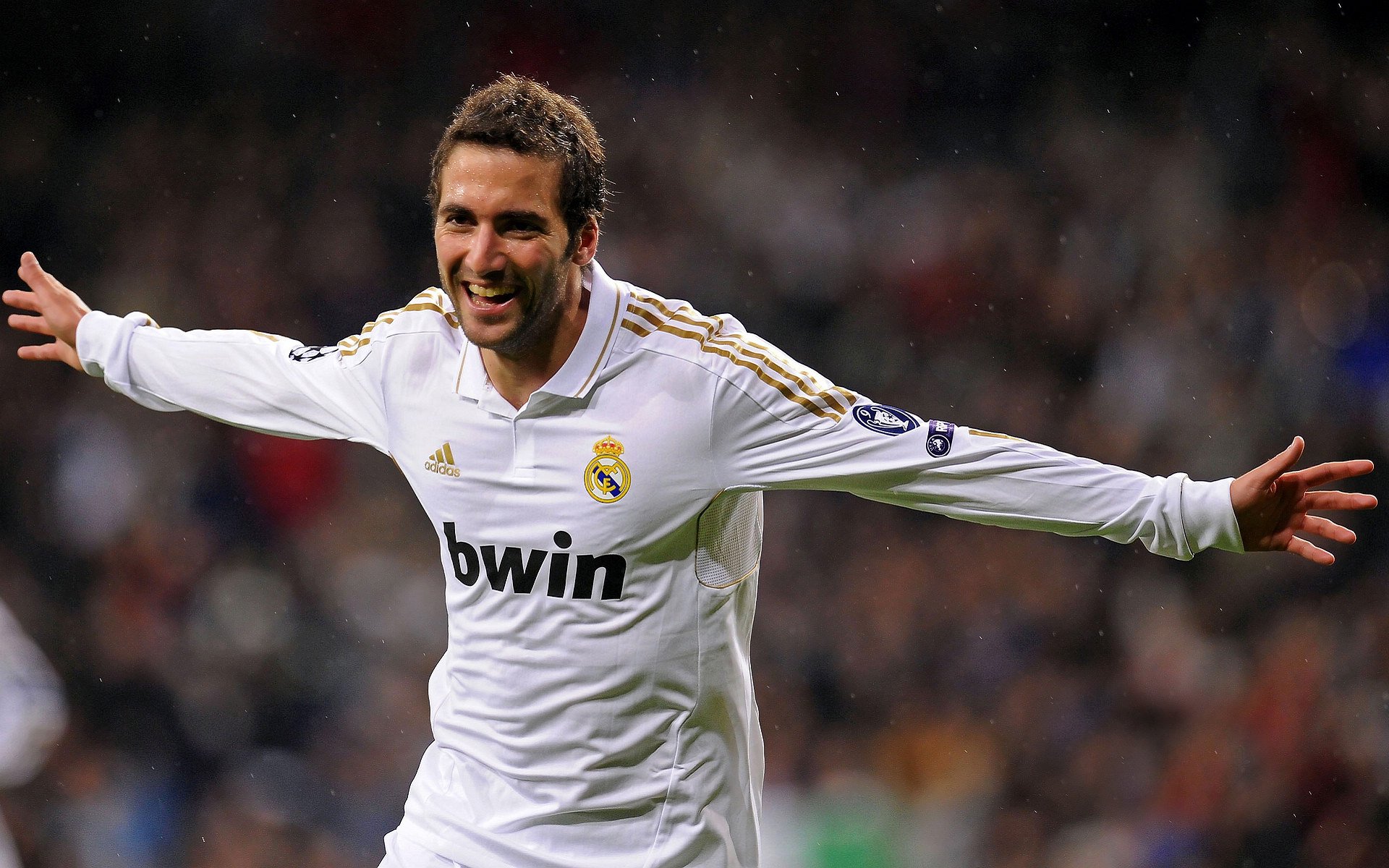 阿根廷主帅梅萨对阵巴西进行角逐,阿根廷梅西和巴萨梅西