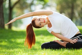 女足比赛中，中国队员徐某力挽狂澜，中国女足门将徐欢