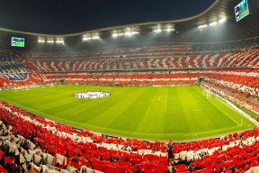 开云综合服务-_退役运动员转型：从球场到教练、解说席_，健美运动员席鑫